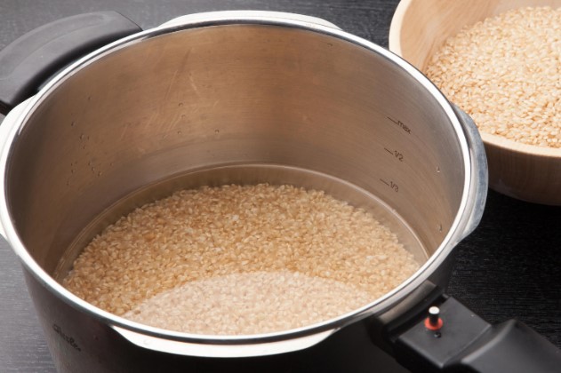 玄米を美味しく炊く方法は？ 無洗米玄米なら美味しく炊ける？